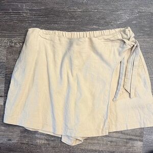 Old Navy Cream Skorts Relaxed Fit Elastic Waist